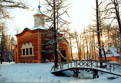 Тихонова Пустынь. Святой источник.